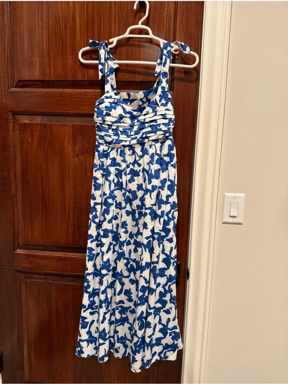 Abercrombie & Fitch Blue & White Floral Ruched Tie-Strap Maxi Dress